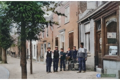 1905-Katwijk-aan-den-Rijn-de-Voorstraat-kleur